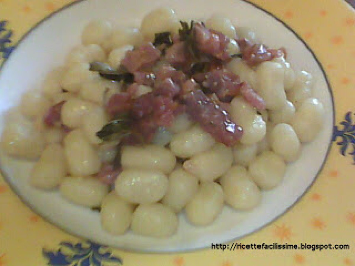 CHICCHE BURRO SALVIA E PANCETTA