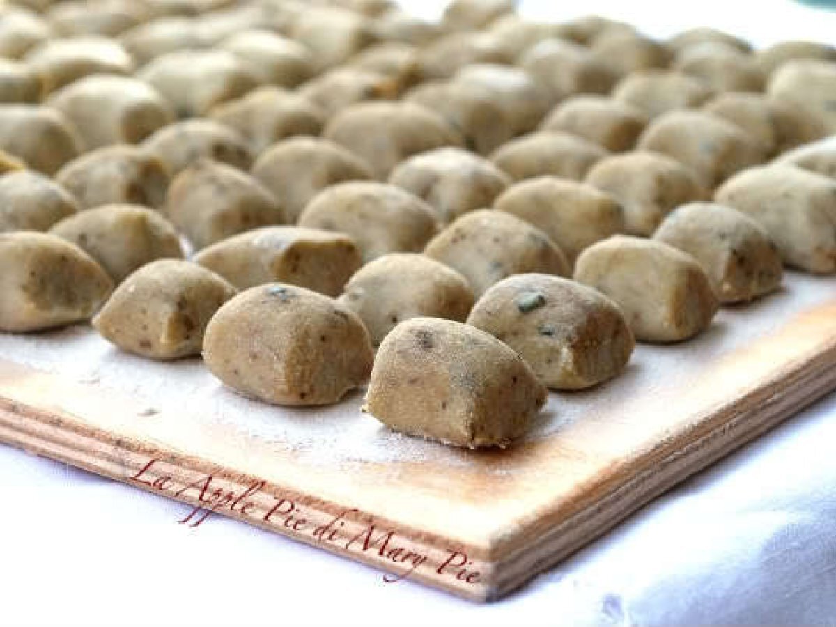 Chicche di patate e melanzane al sugo di moscardini e melanzane - foto 2