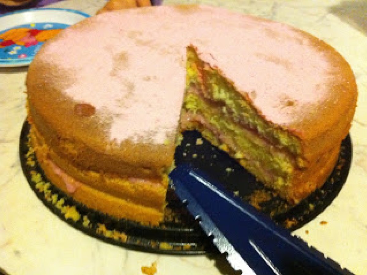 Chiffon cake alla crema di fragole