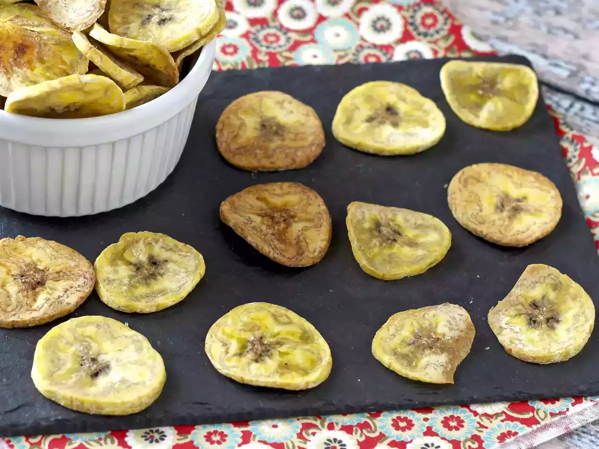 Chips di banane cotte al forno