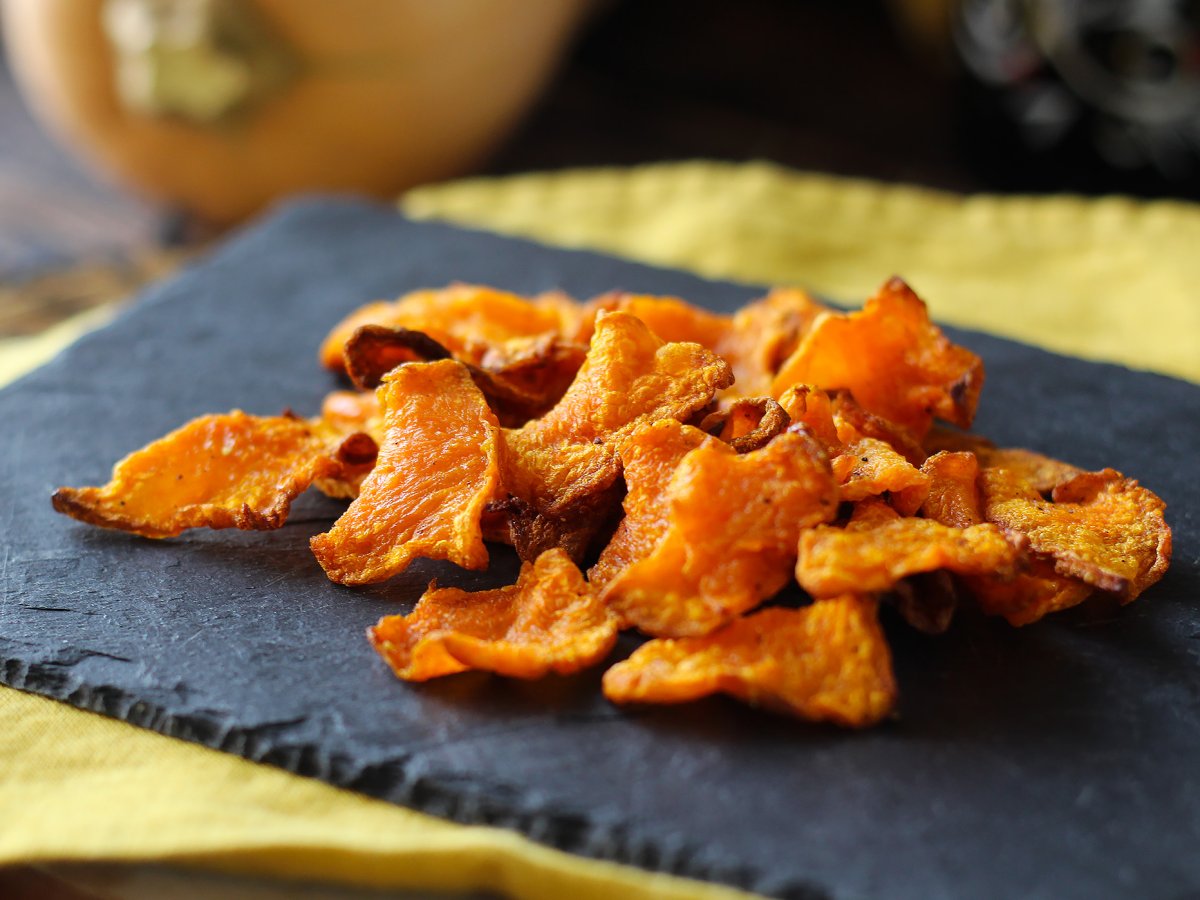 Chips di zucca in friggitrice ad aria: leggere e gustose