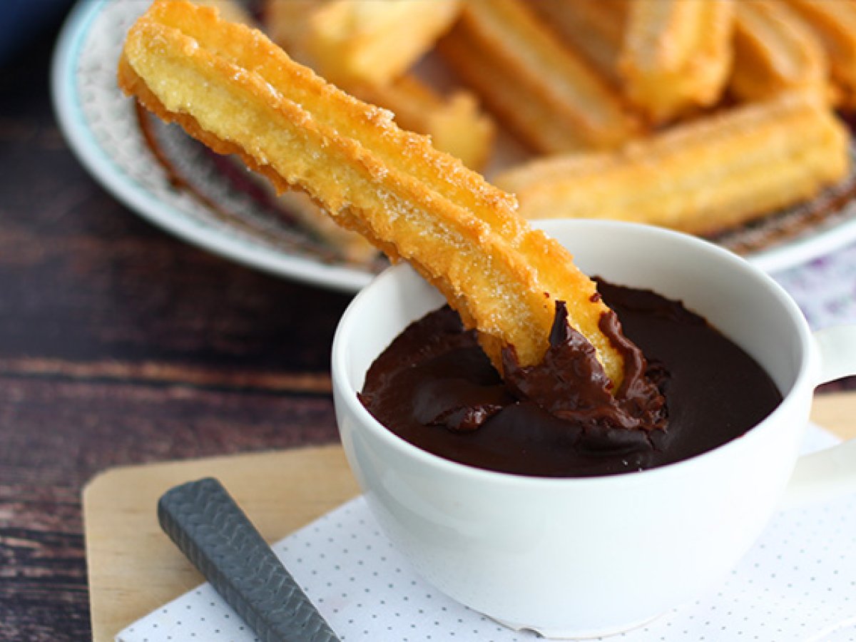 Churros, la ricetta facile per prepararli a casa - foto 4