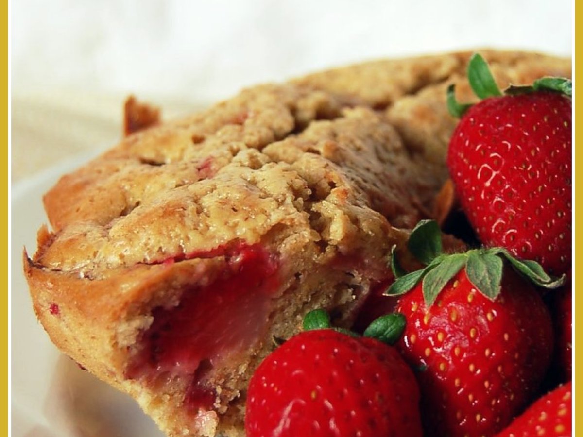 Ciambella con fragole, yogurt e avena, foto 1