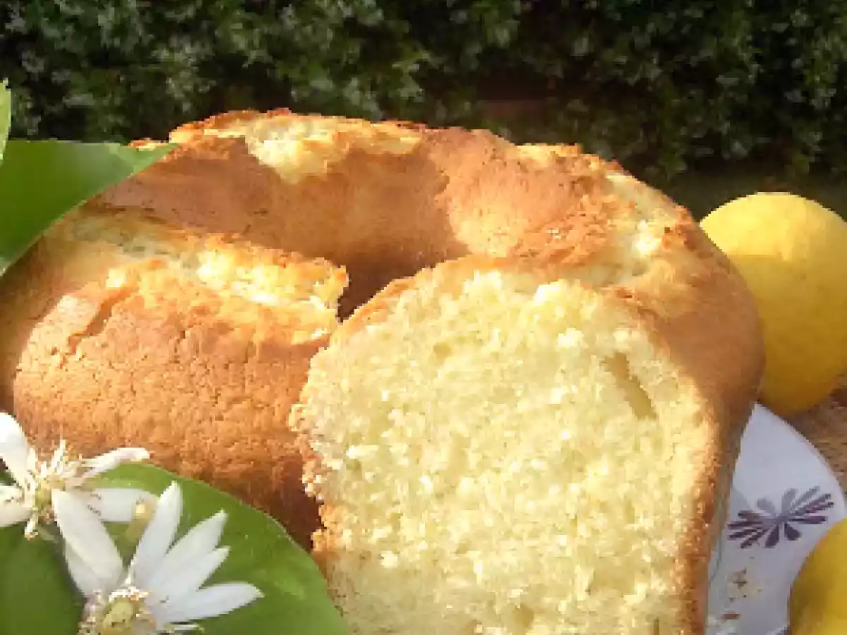 Ciambella con mascarpone al profumo di limoni...per tornare