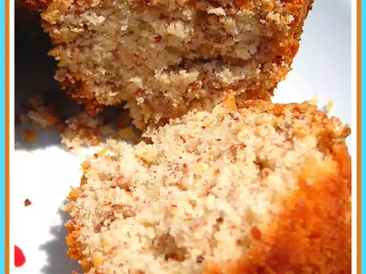 CIAMBELLA DI FARINA DI RISO CON FIOCCHI DI CEREALI E NOCCIOLE - foto 2