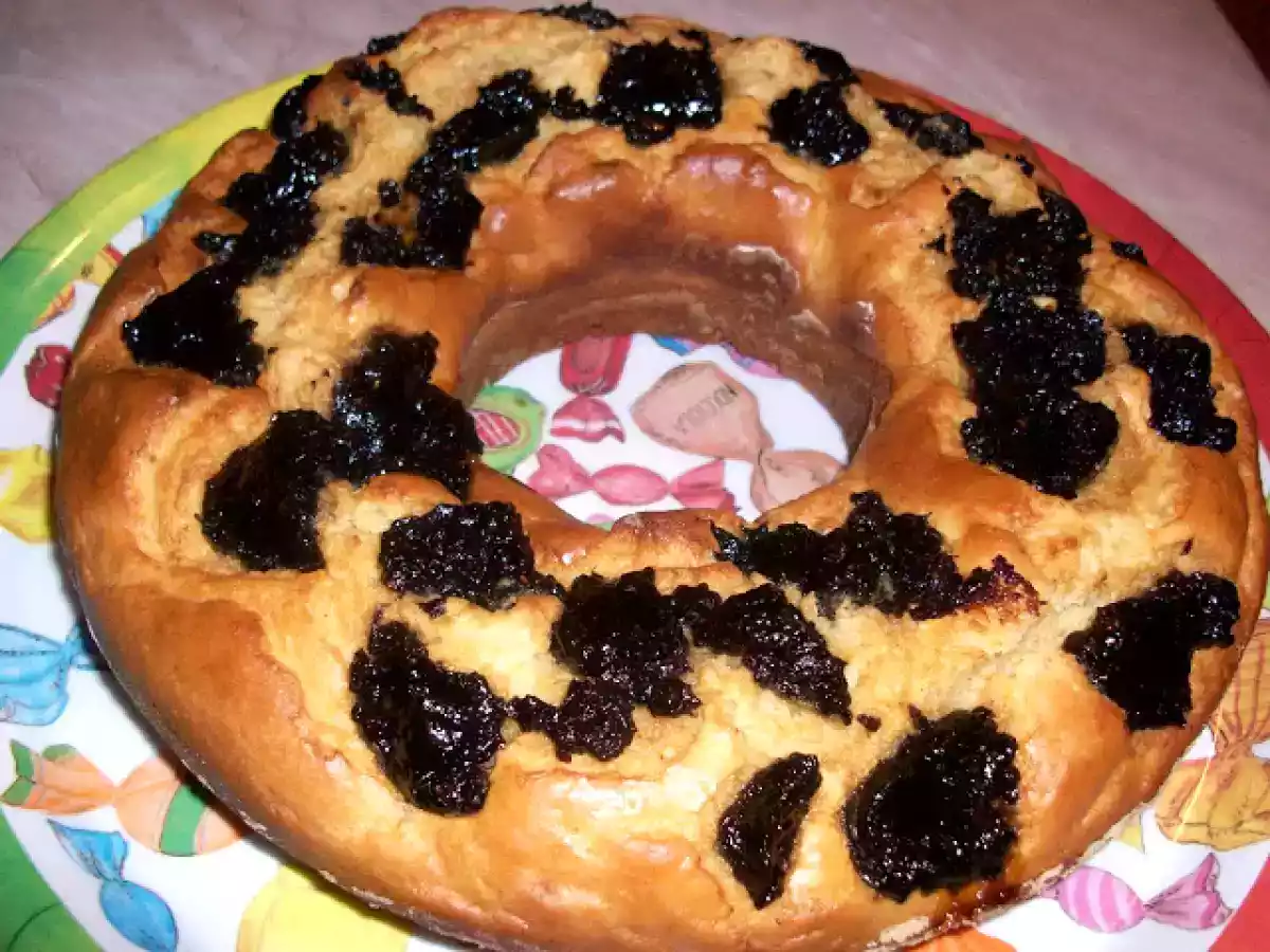 Ciambella panna e marmellata