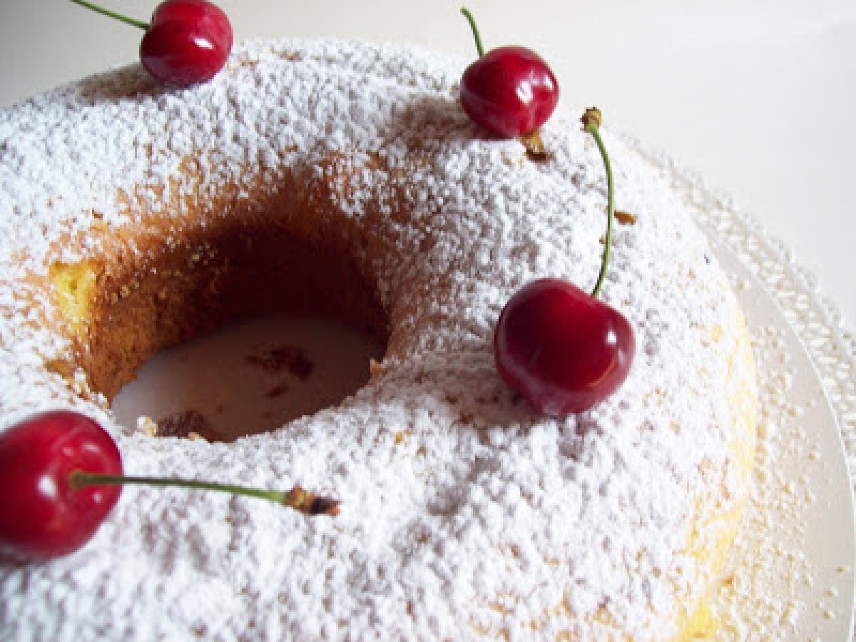 Ciambella soffice con ciliegie - foto 4