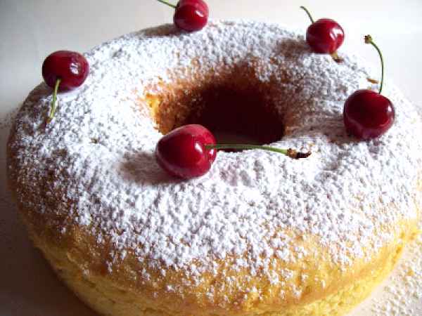 Ciambella soffice con ciliegie, foto 3