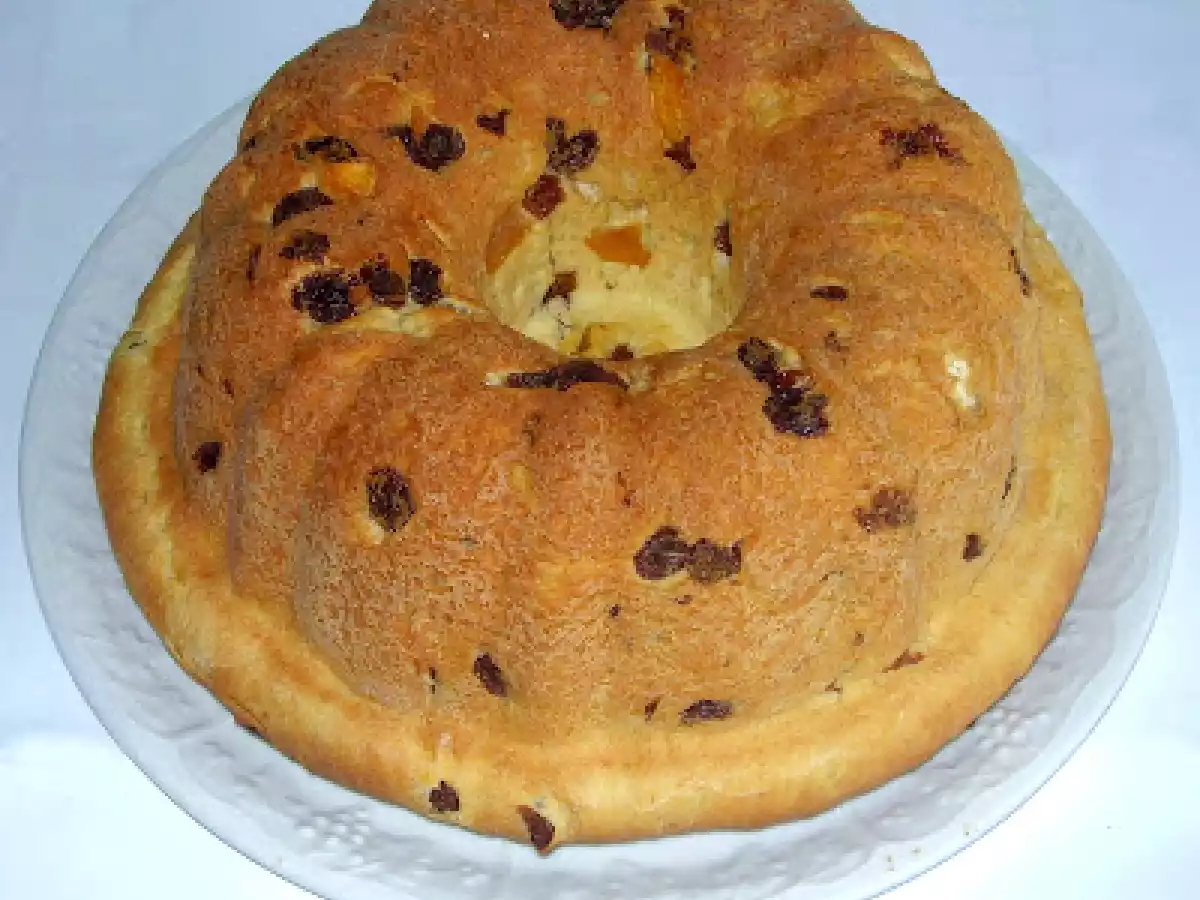 Ciambellone all'uvetta