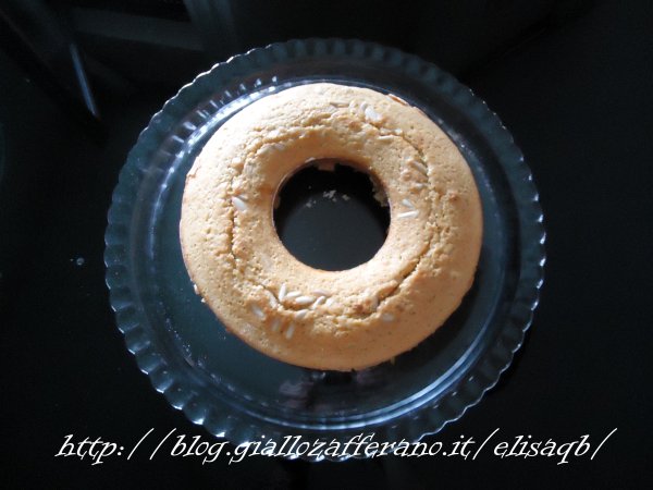 Ciambellone con Ricotta ed Uvetta