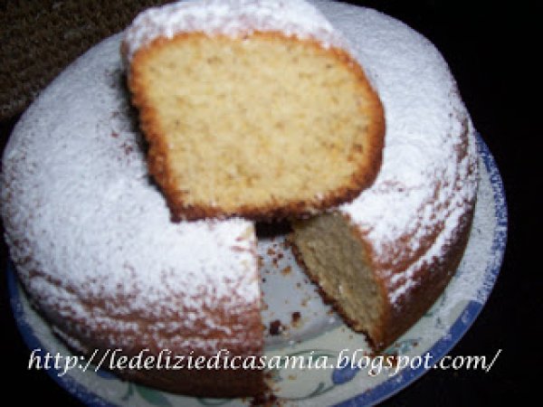 Ciambellone con yogurt al pistacchio