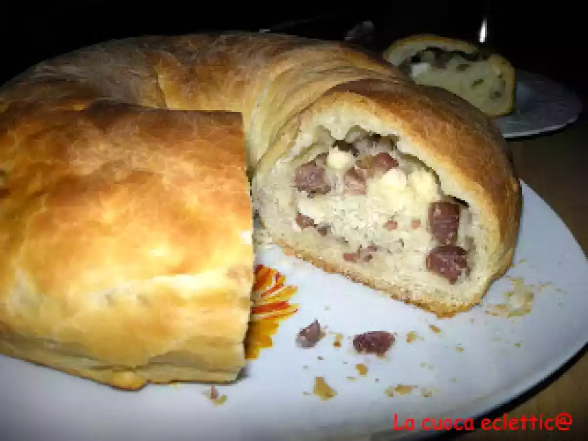 Ciambellone salato con prosciutto e formaggi - foto 8