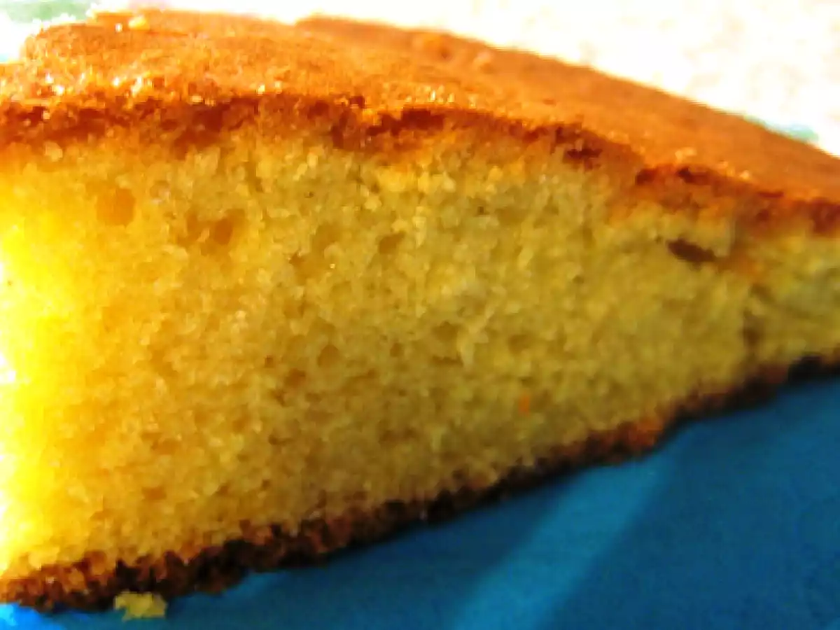 Ciambellone sbagliato profumato al cedro