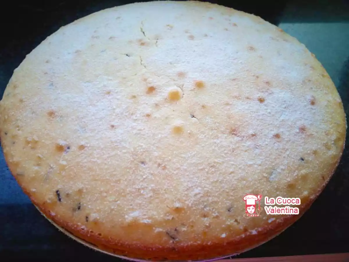 Ciambellone soffice con gocce di cioccolato