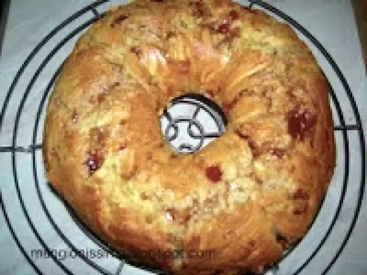 Ciambellone variegato alla marmellata