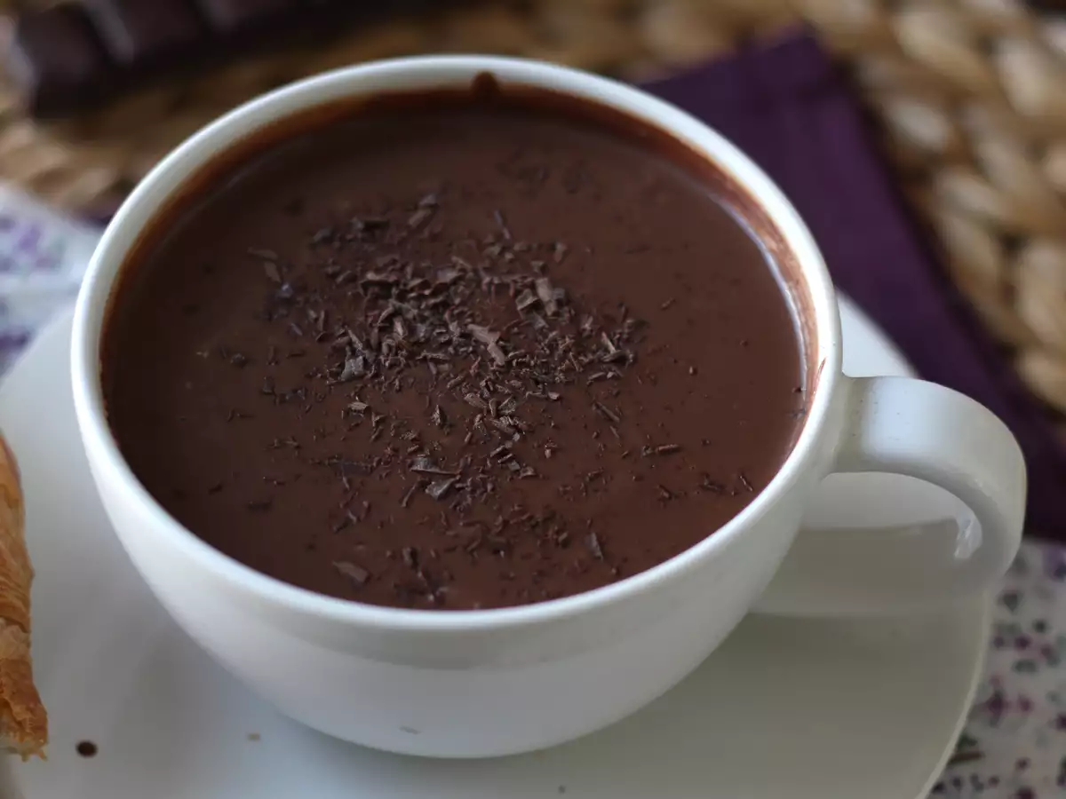 Cioccolata calda fatta in casa: la ricetta facile per una cioccolata densa, lucida e setosa - foto 3