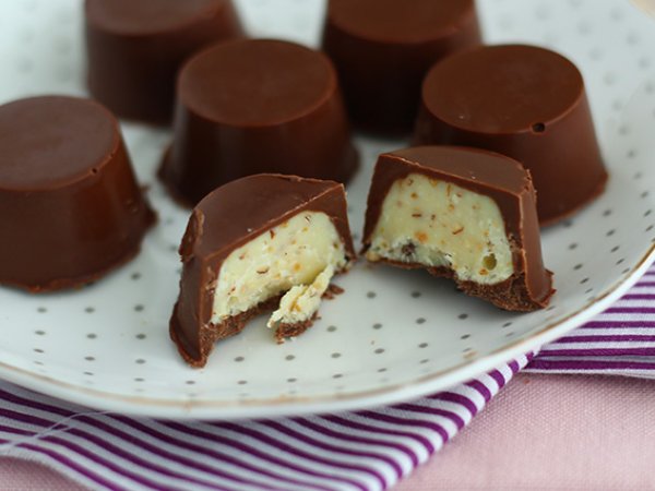Cioccolatini ripieni (versione Kinder Shocko-Bons) Cioccolatini ripieni (versione Kinder Shocko-Bons)