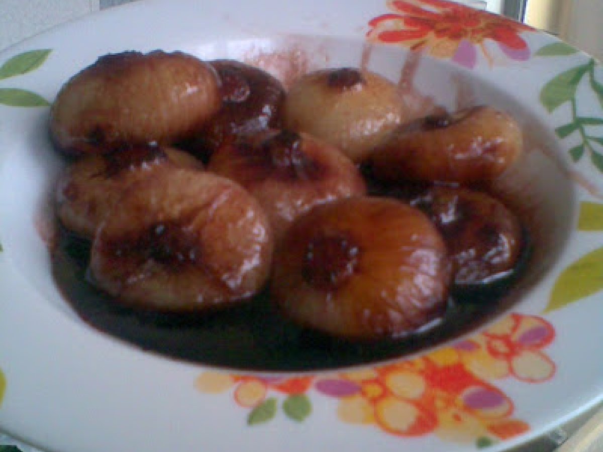 Cipolline in agrodolce con aceto balsamico.
