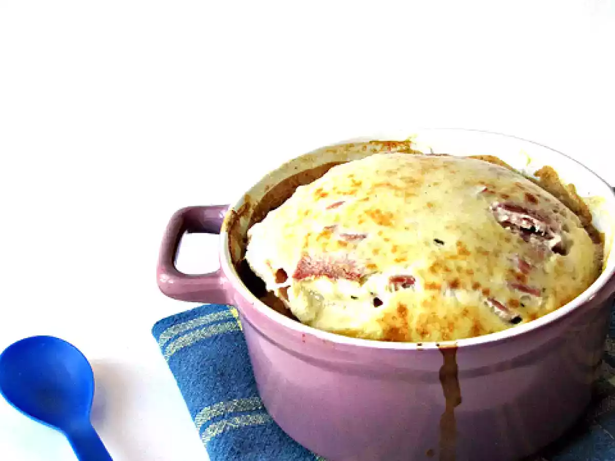 Clafoutis di Albumi con Piselli, Prosciutto e Formaggio alle Erbe Fini