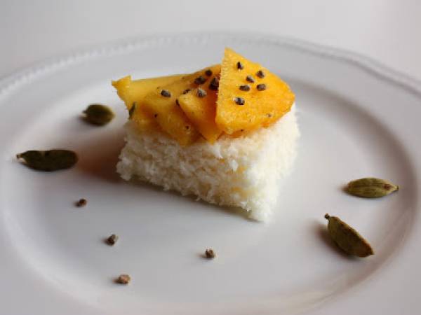 Cocada brasiliana con mango al cardamomo