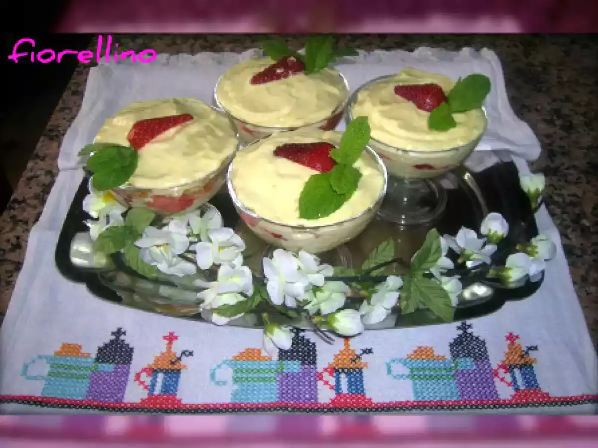 Colomba, Fragole e Crema Chantilly