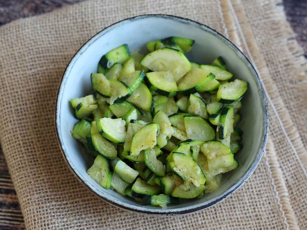 Come cucinare le zucchine in padella? - foto 2