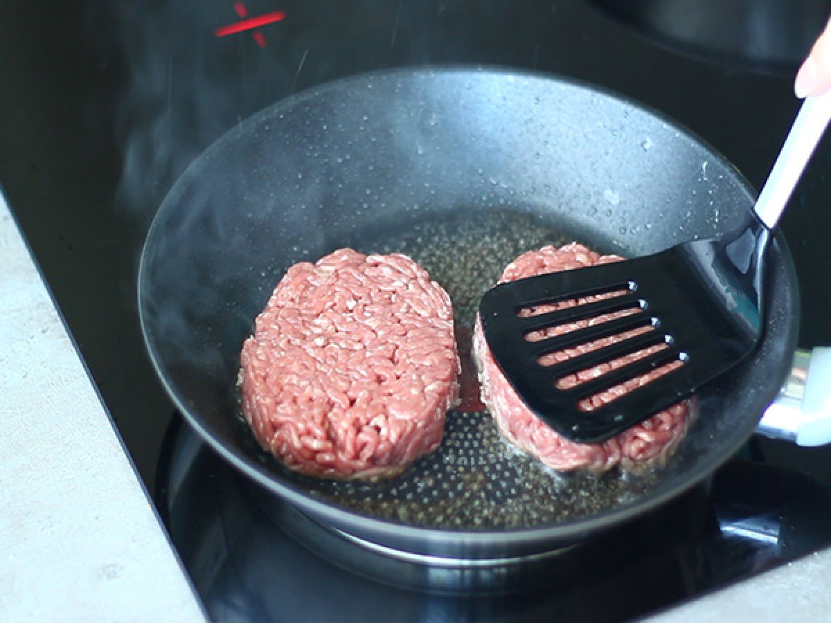 Come cucinare un hamburger perfetto