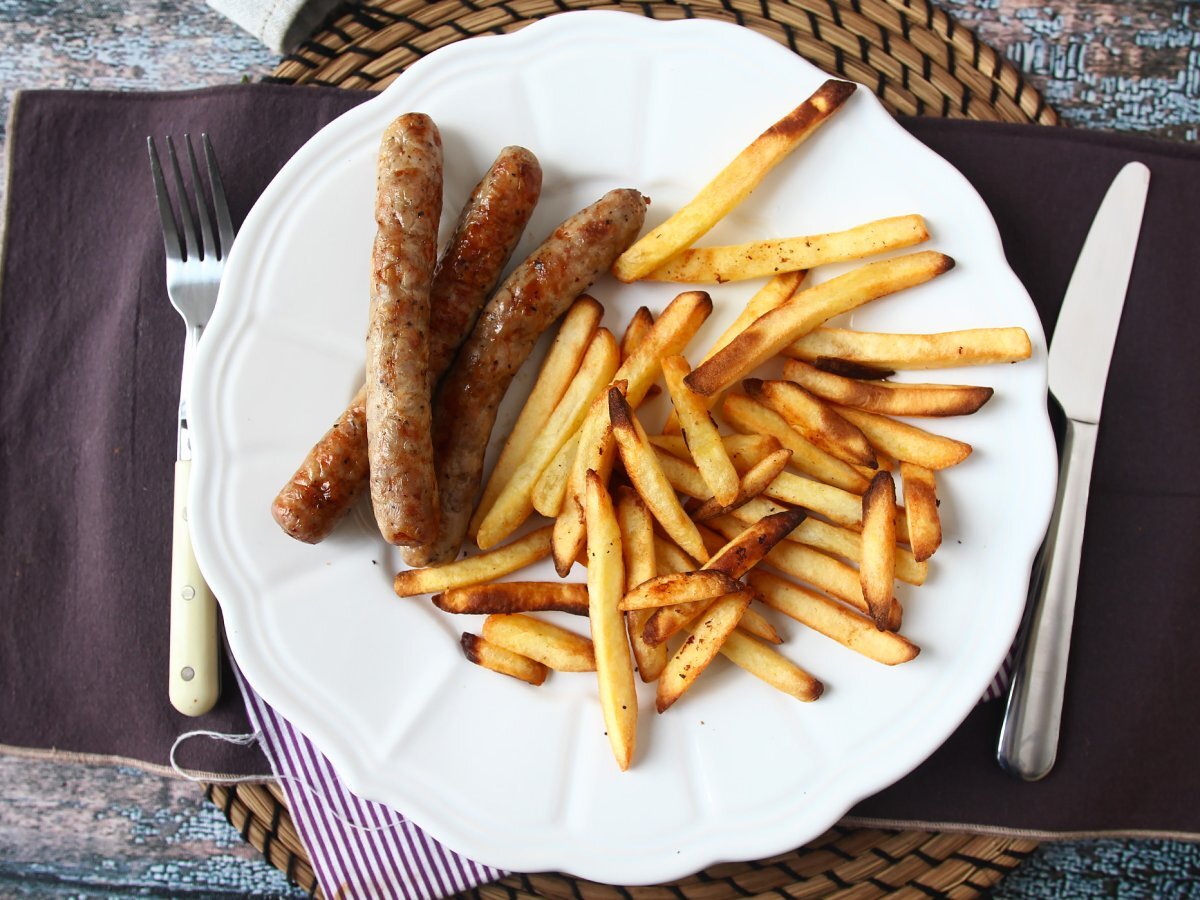 Come cuocere le salsicce in friggitrice ad aria?