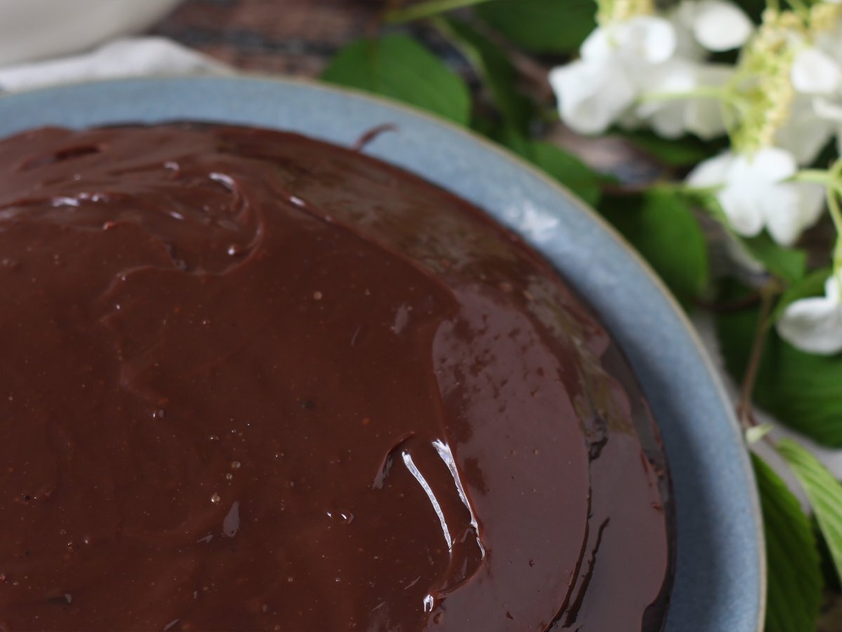 Come fare una glassa brigadeiro per guarnire i vostri dolci?