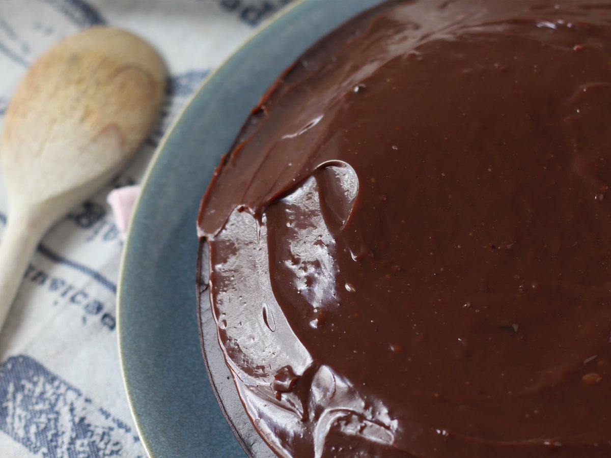 Come fare una glassa brigadeiro per guarnire i vostri dolci? - foto 3