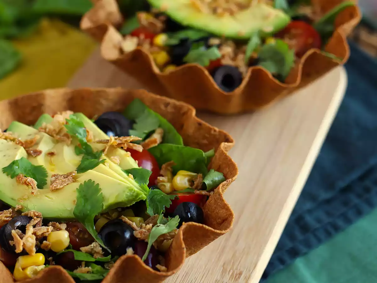 Come preparare le tortilla bowl? Un'insalata gustosa ed originale - foto 4