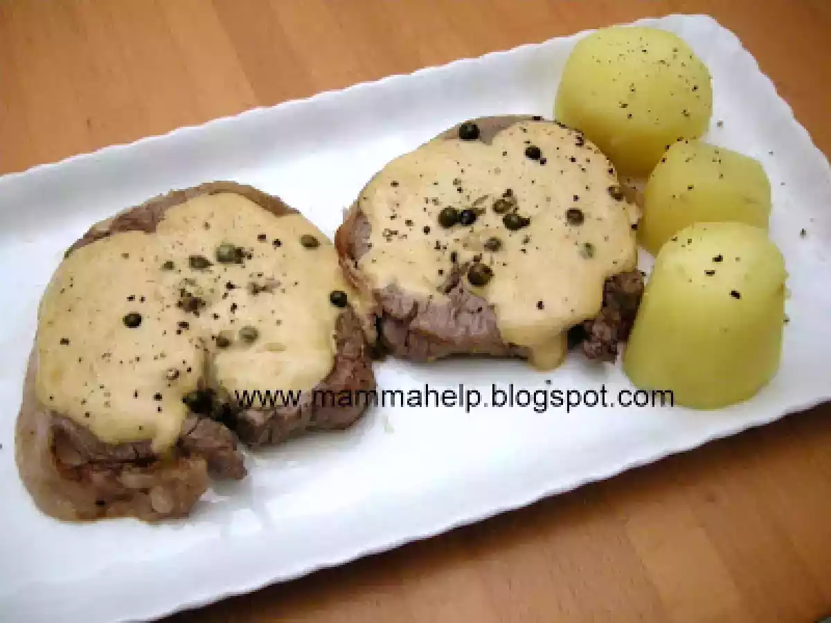 Come si fa filetto lardellato al pepe verde e al sale nero delle Hawaii.