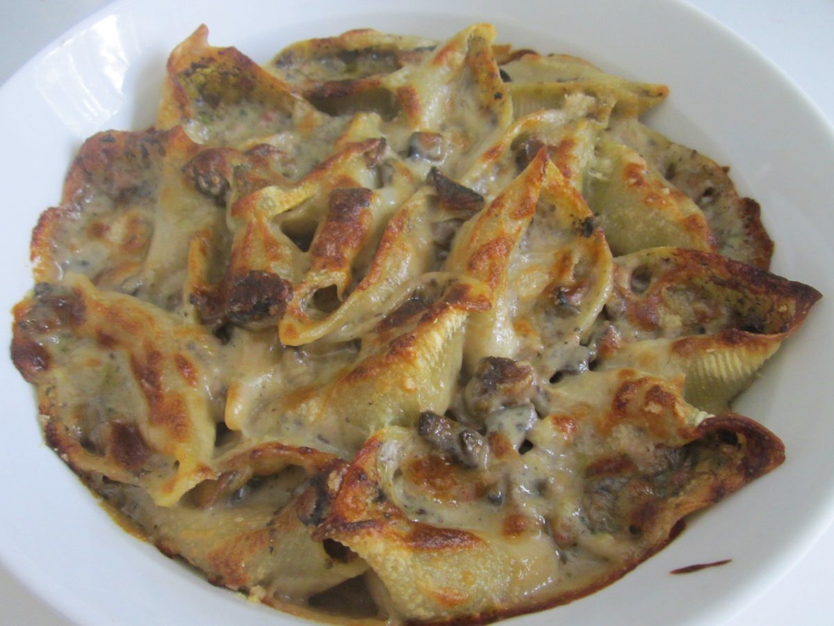 Conchiglioni ripieni alla boscaiola