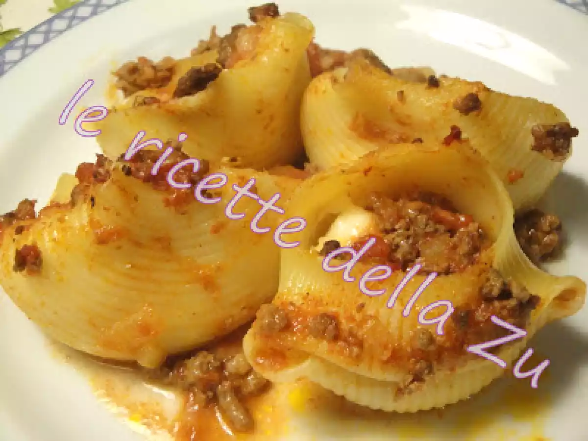 Conchiglioni ripieni di Besciamella e Ragù - foto 2