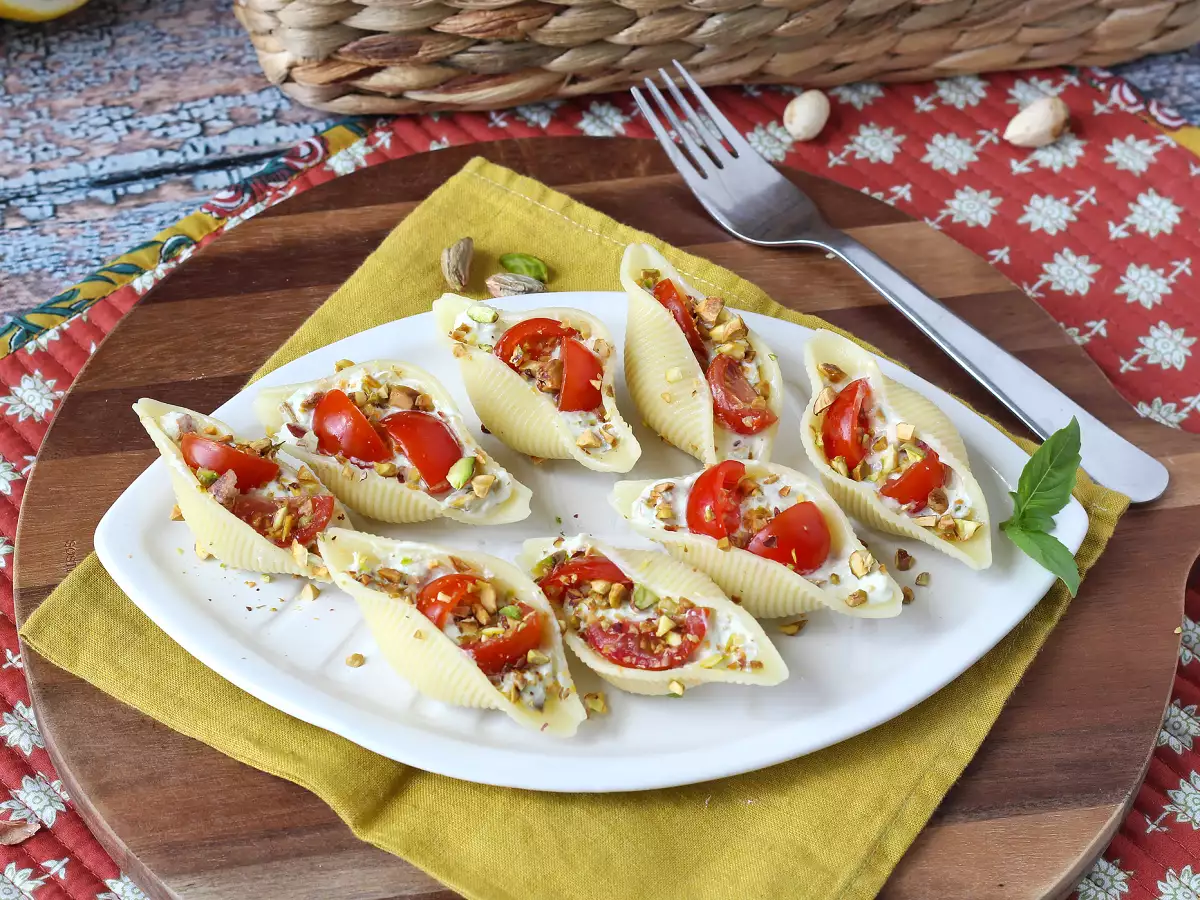 Conchiglioni ripieni freddi con stracciatella, pistacchi, pomodorini e limone - foto 7