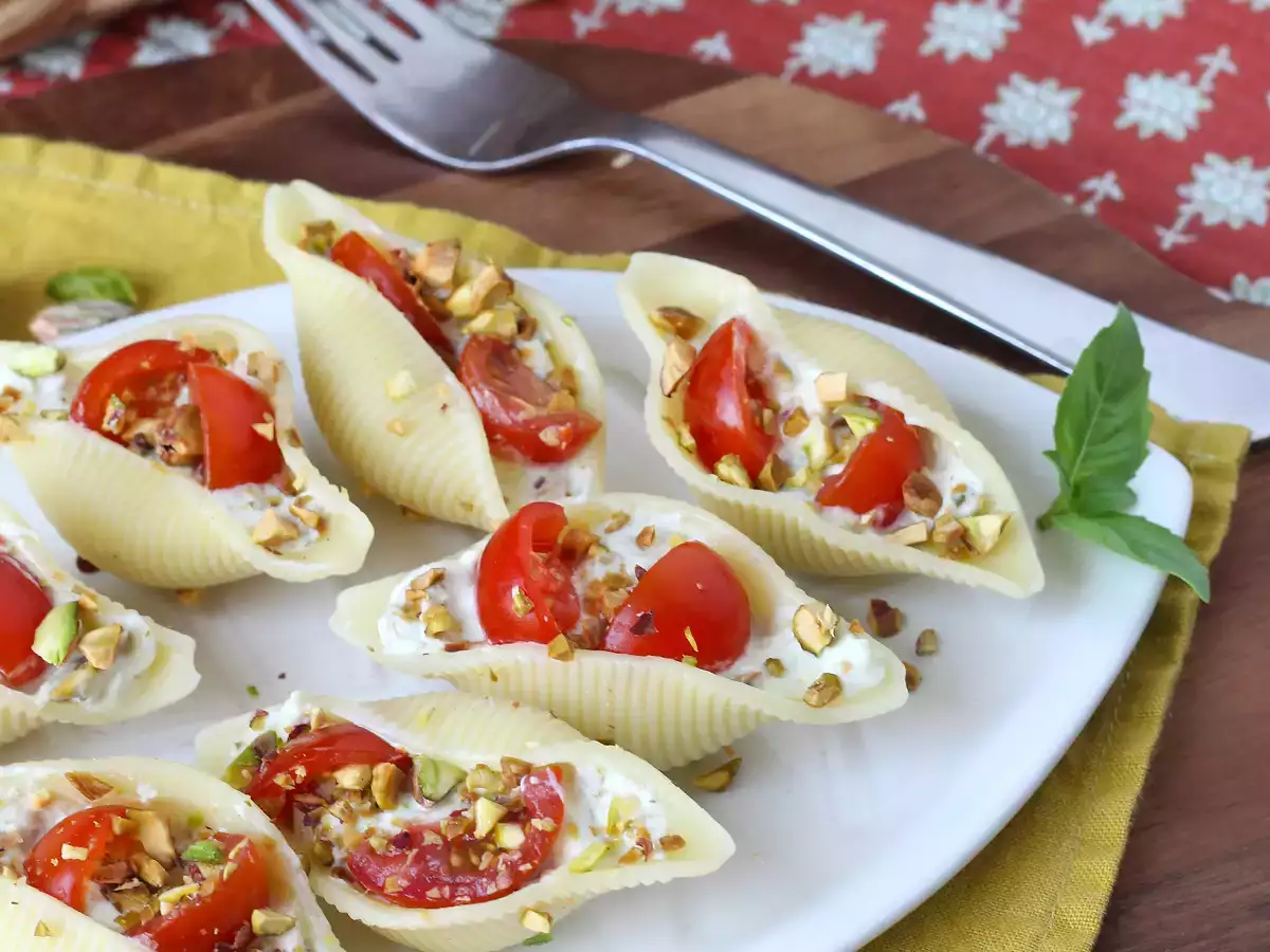 Conchiglioni ripieni freddi con stracciatella, pistacchi, pomodorini e limone - foto 4