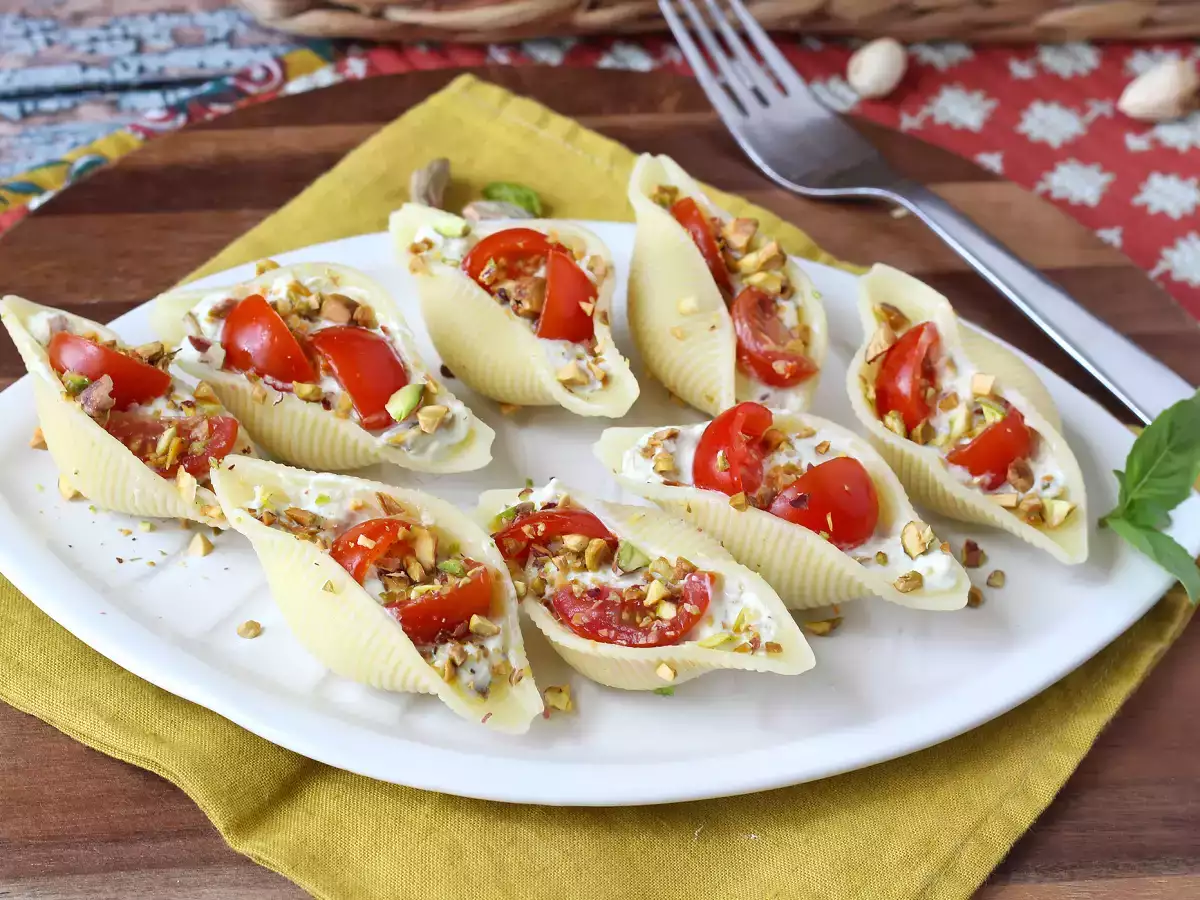 Conchiglioni ripieni freddi con stracciatella, pistacchi, pomodorini e limone - foto 5
