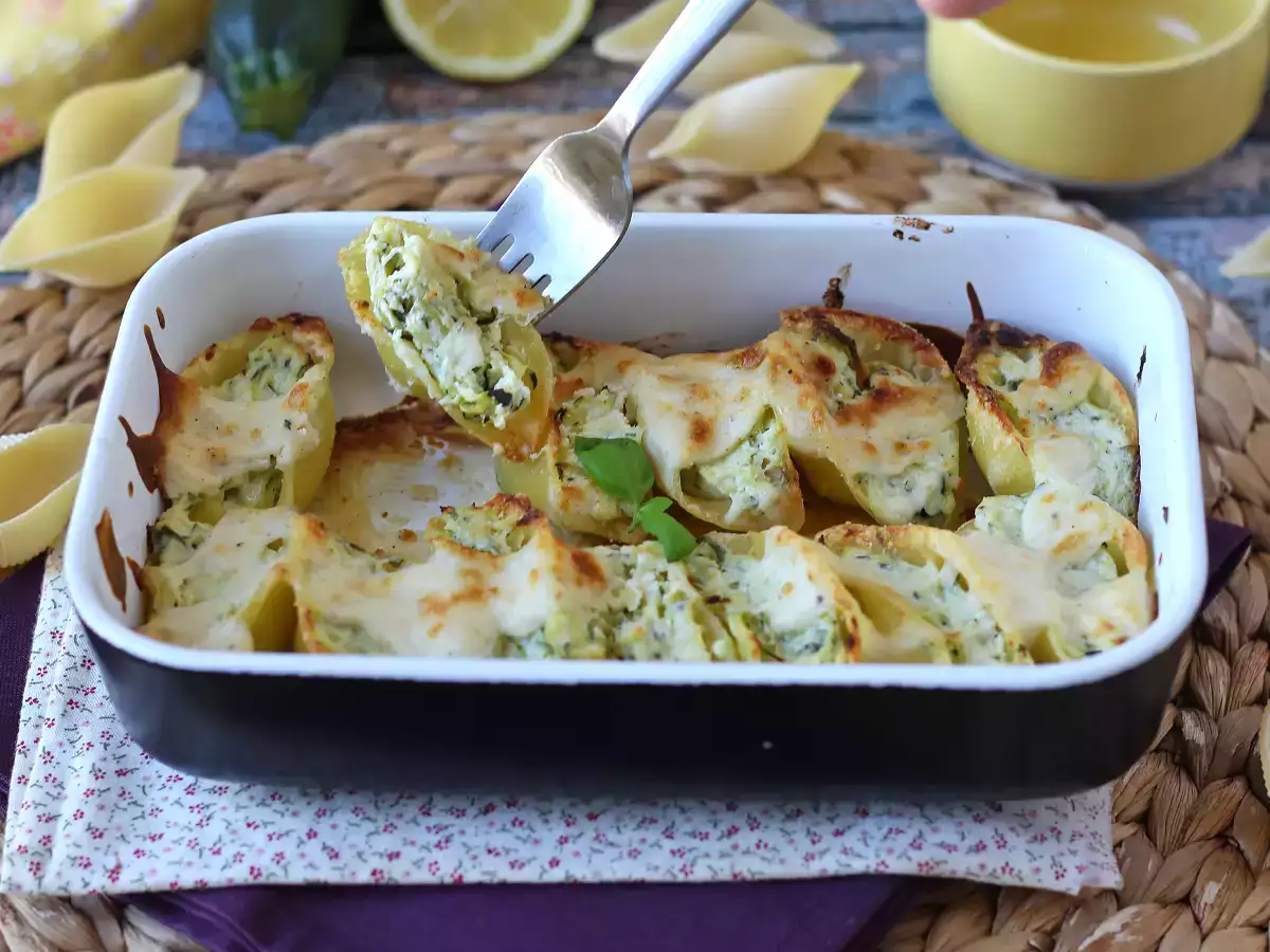 Conchiglioni ripieni ricotta, zucchine e limone: cremosi e gratinati al forno - foto 2