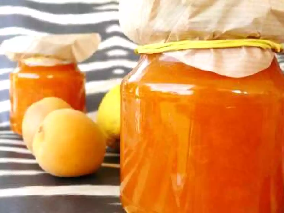 Confettura di albicocche e limone al profumo di cardamomo
