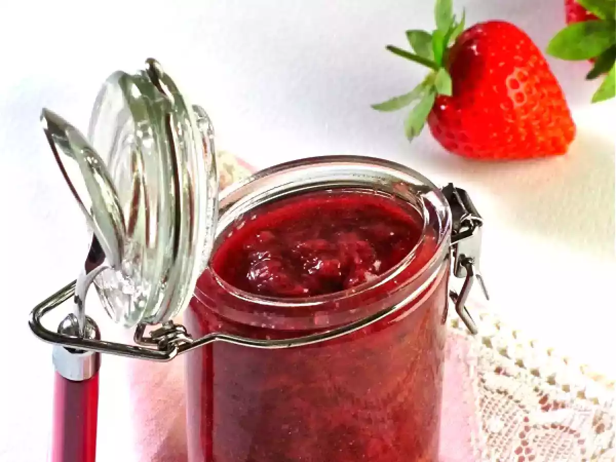 Confettura di fragole e banane