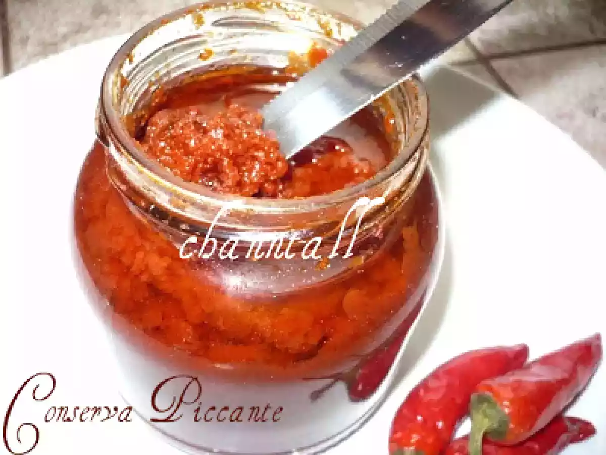 Conserva di pomodoro piccante