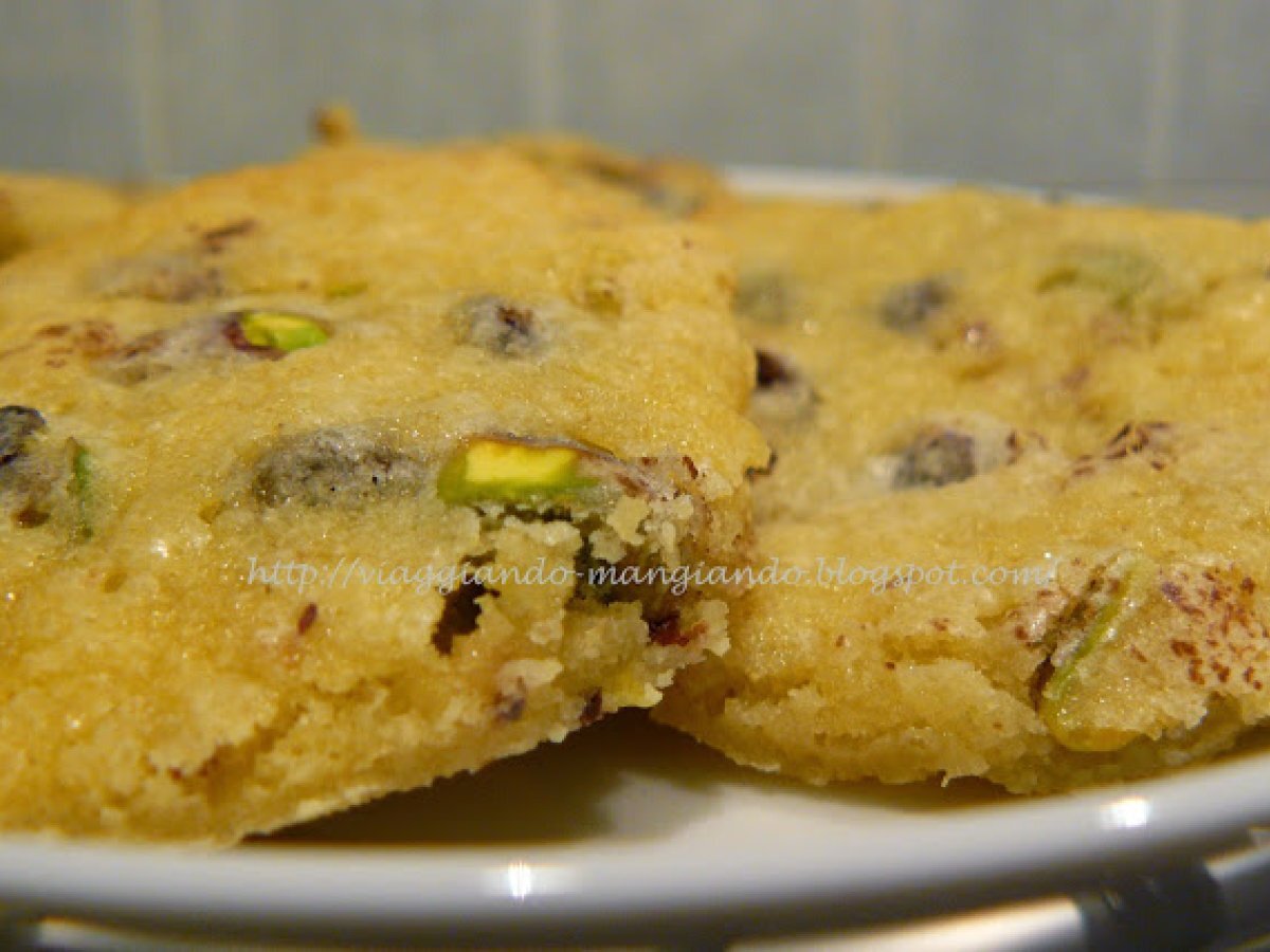 COOKIES CON GOCCE DI CIOCCOLATO E PISTACCHI DI BRONTE - foto 2