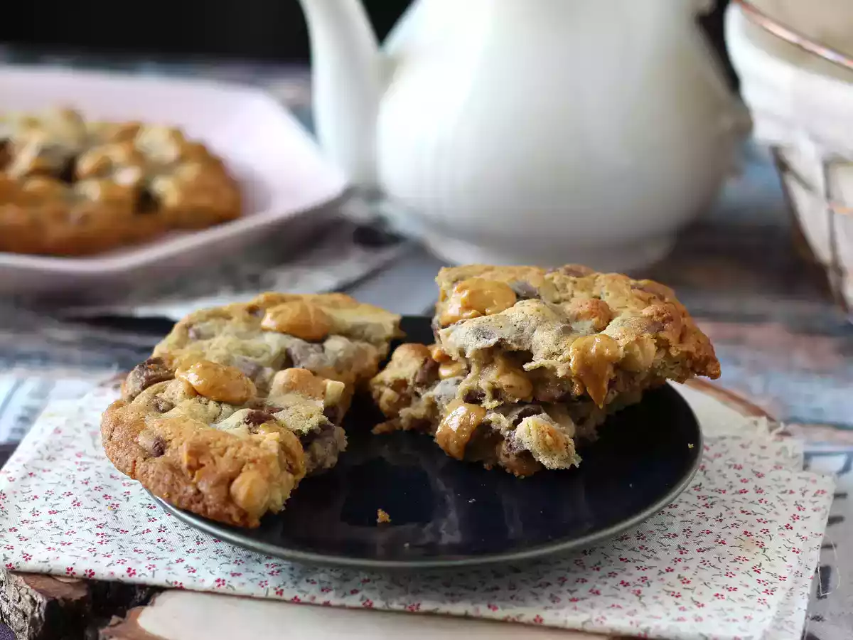 Cookies giganti con cioccolato, nocciole e pralinato - foto 2