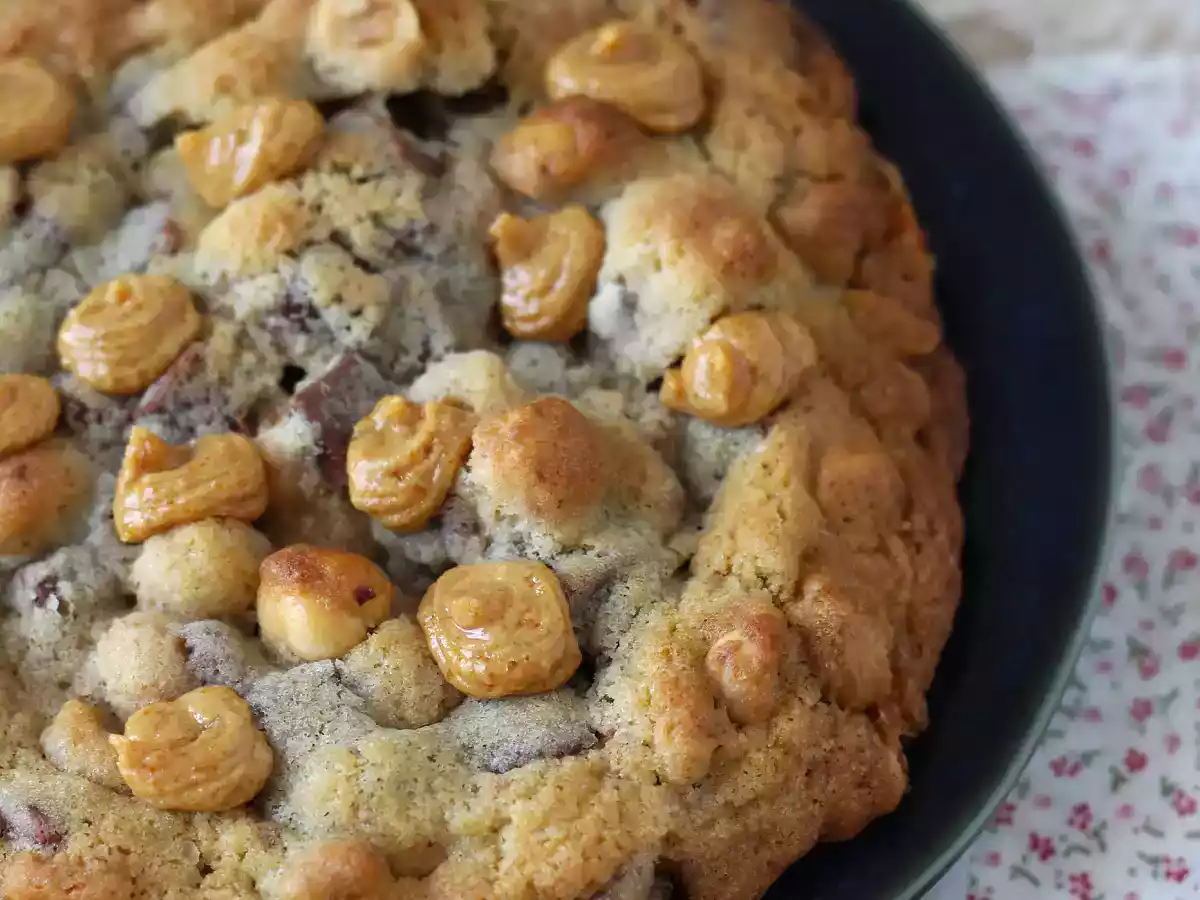 Cookies giganti con cioccolato, nocciole e pralinato - foto 4