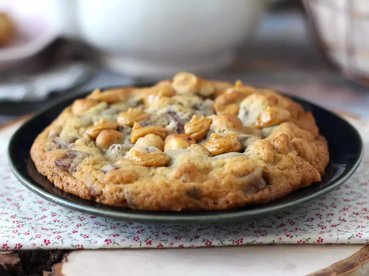Cookies giganti con cioccolato, nocciole e pralinato - foto 6