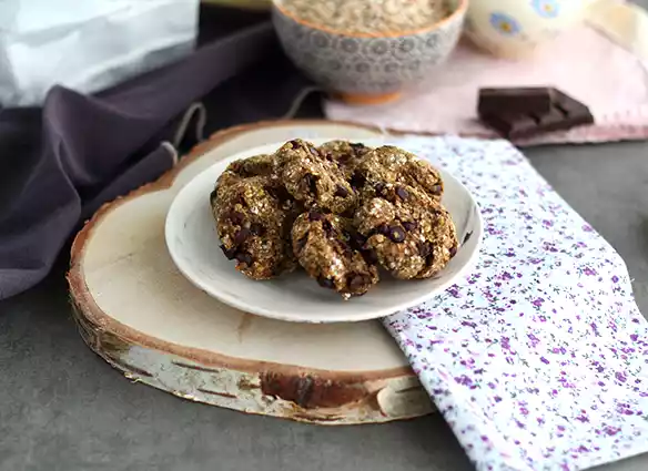 Cookies vegani con 3 ingredienti: fiocchi d'avena, banana e cioccolato