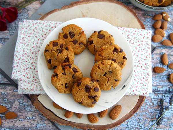 Cookies Vegani con Okara di mandorle - Ricetta vegana e senza glutine Cookies Vegani con Okara di mandorle - Ricetta vegana e senza glutine