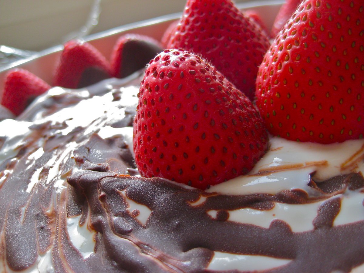 Coppa di yogurt, fragole e Nutella
