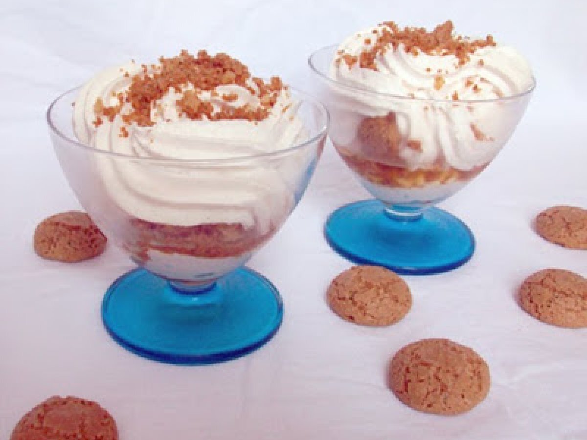 Coppa Yogurt e Amaretti
