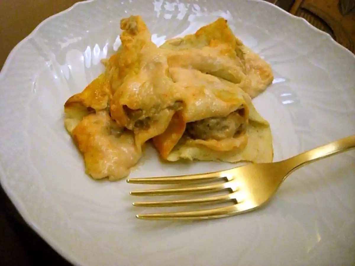 Cornucopie augurali.....ovvero: pasta fresca con ripieno di carciofi delle Simili